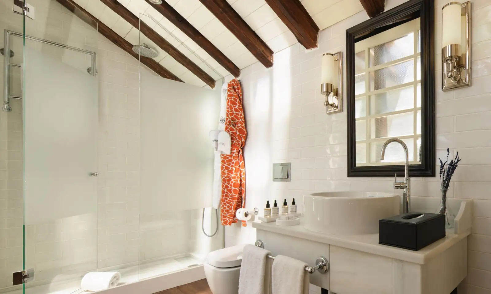 Only-YOU-Boutique-Hotel-Madrid-Suiteheart5