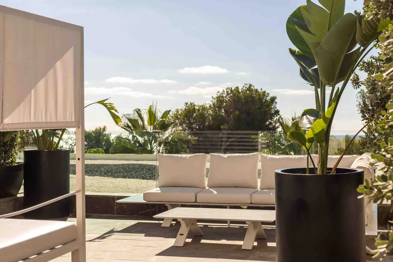 BLESS-Hotel-Ibiza-BLESS-your-Savage-Mind-terraza