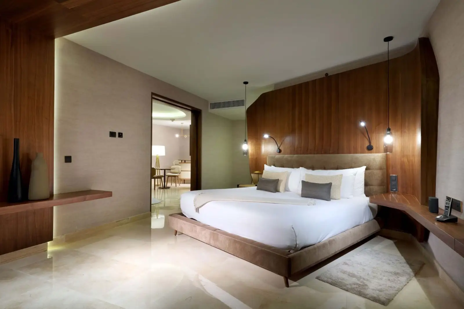 TRS-CORAL-AMBASSADOR-SUITE-CAMA