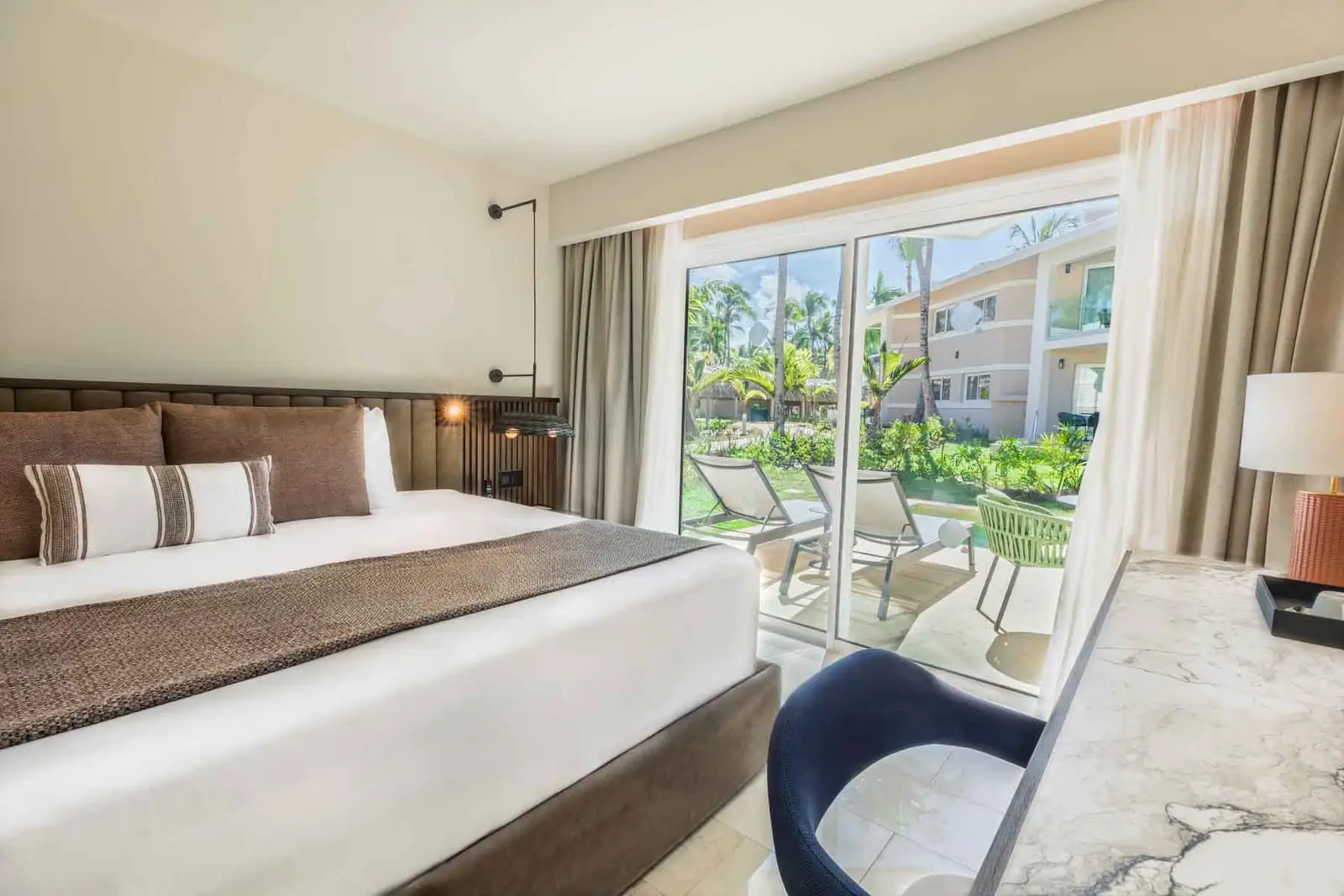 superior junior suite private pool