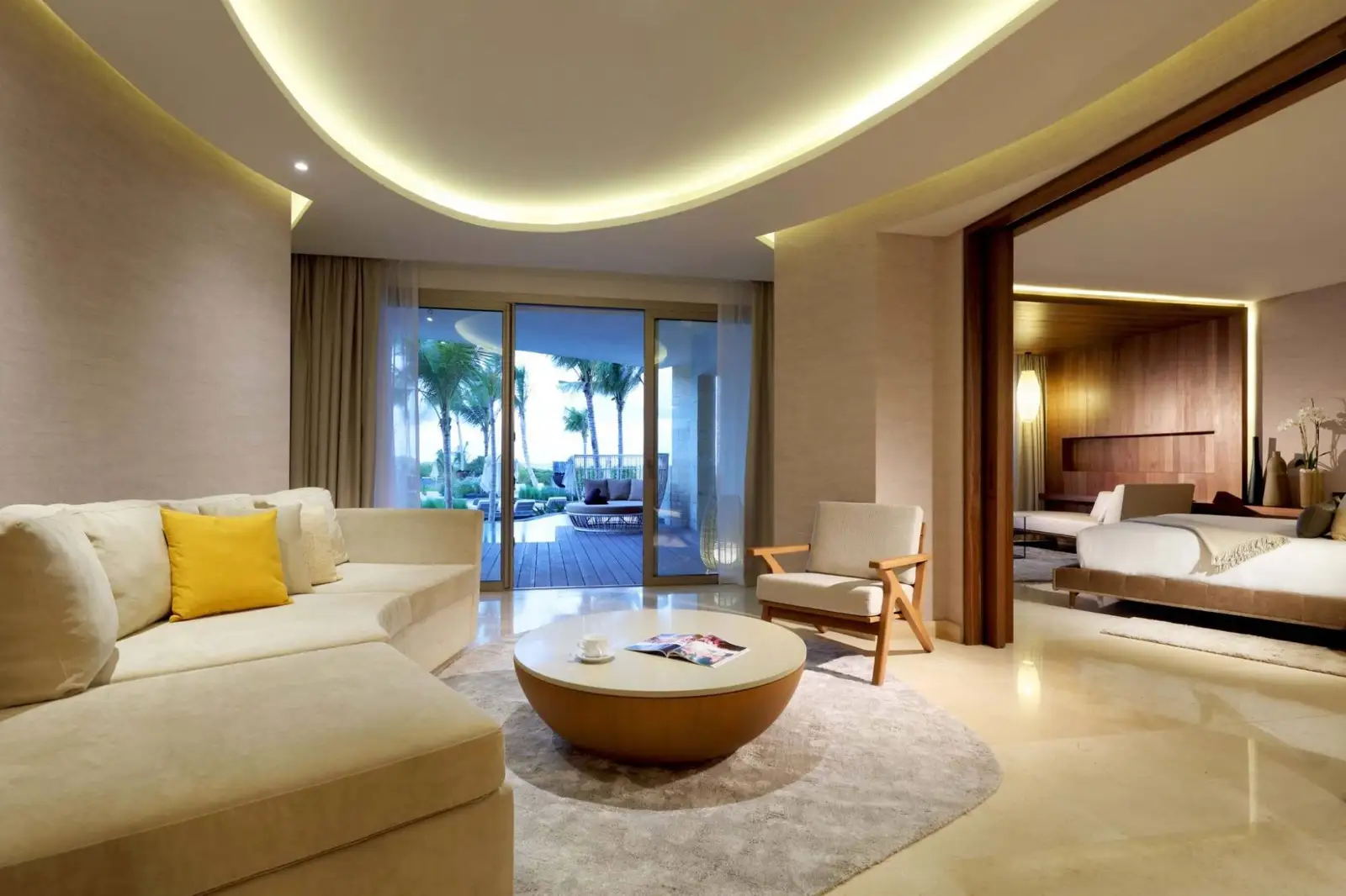 TRS-CORAL-AMBASSADOR-SWIM-UP-LIVINGROOM