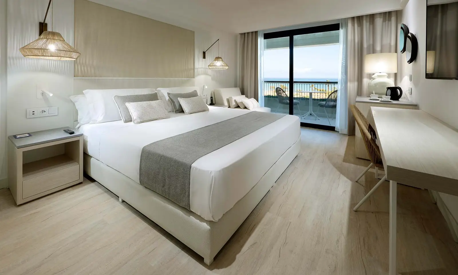 Grand-Palladium-Sicilia-Deluxe-Sea-View