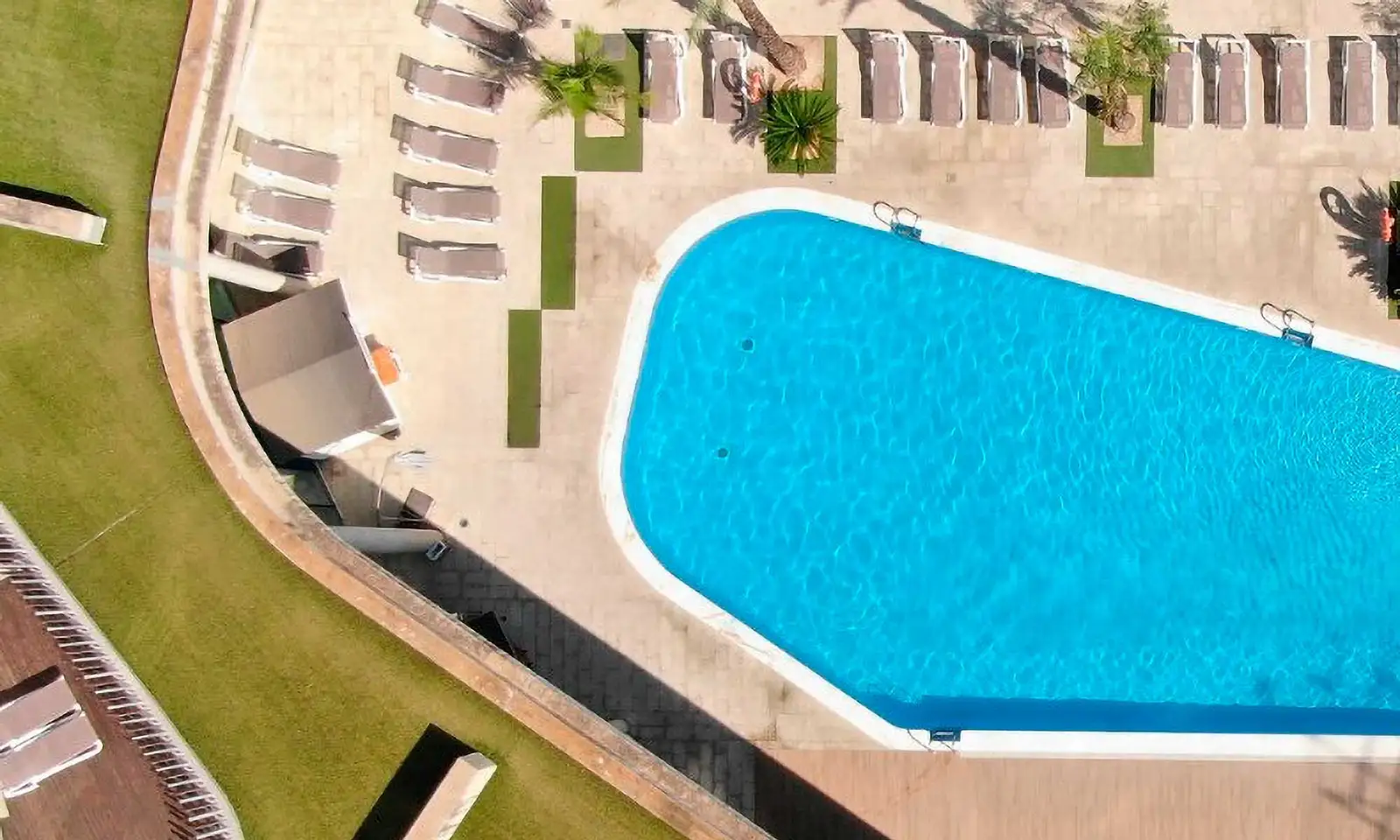 palladium-peniscola-piscina-cenital