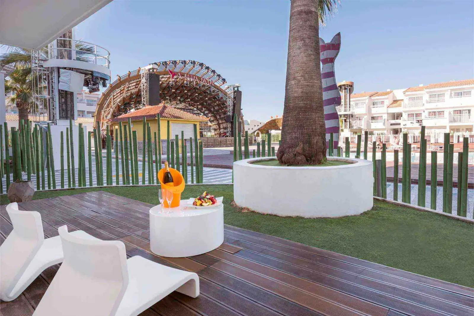 ushuaia-ibiza-beach-hotel-front-row