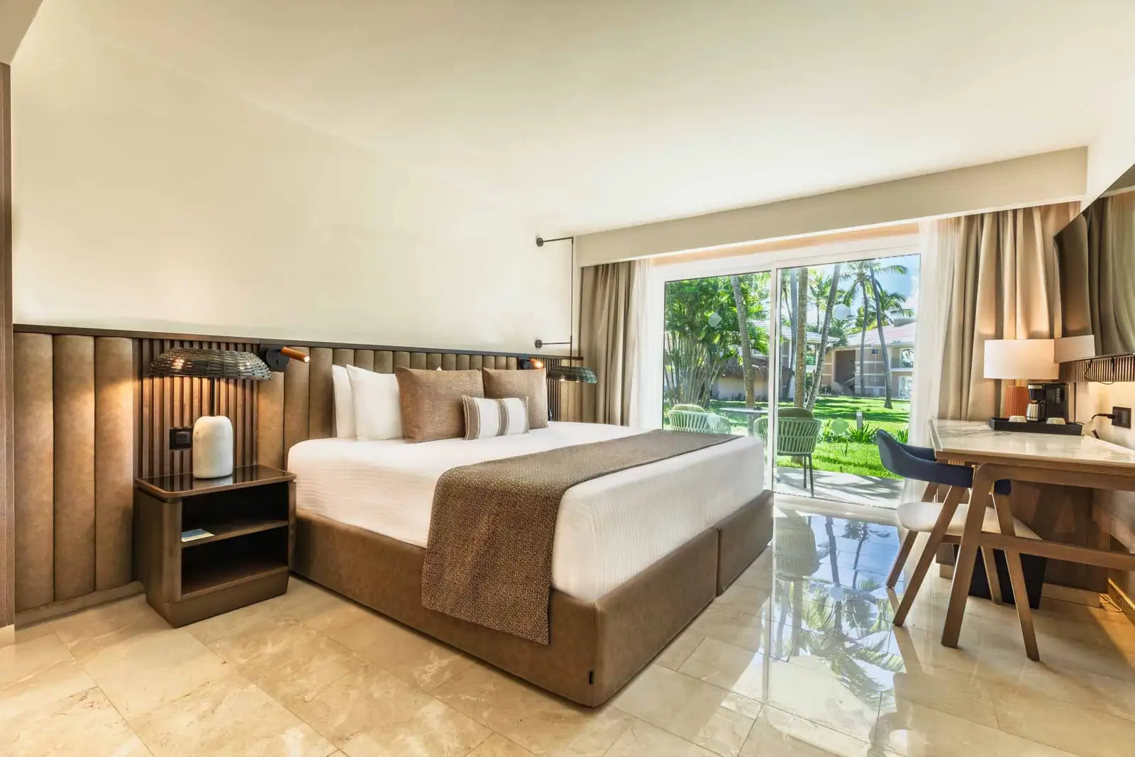 romance suite garden view