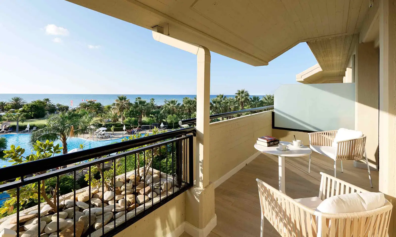 Grand-Palladium-Sicilia-Suite-Sea-View