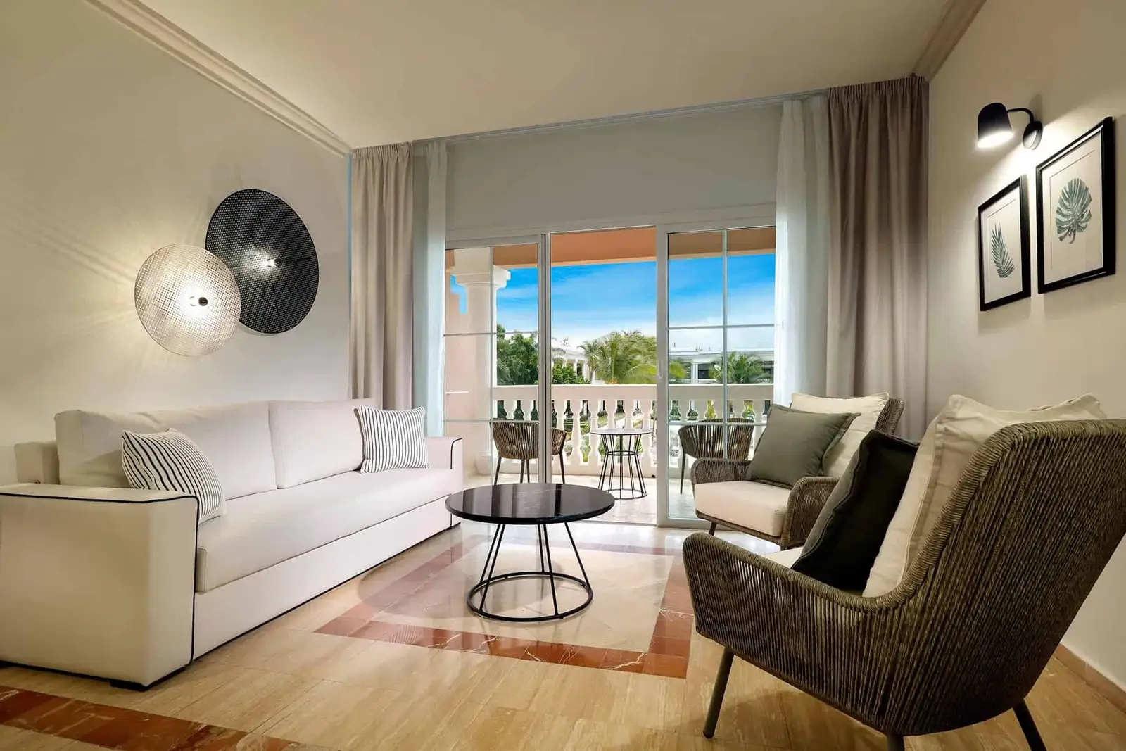 03-GP-JAMAICA-JS-POOLSIDE