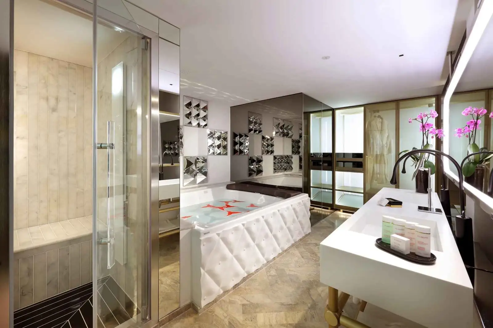 SIZE-MATTERs-SUITE-IMG-6408