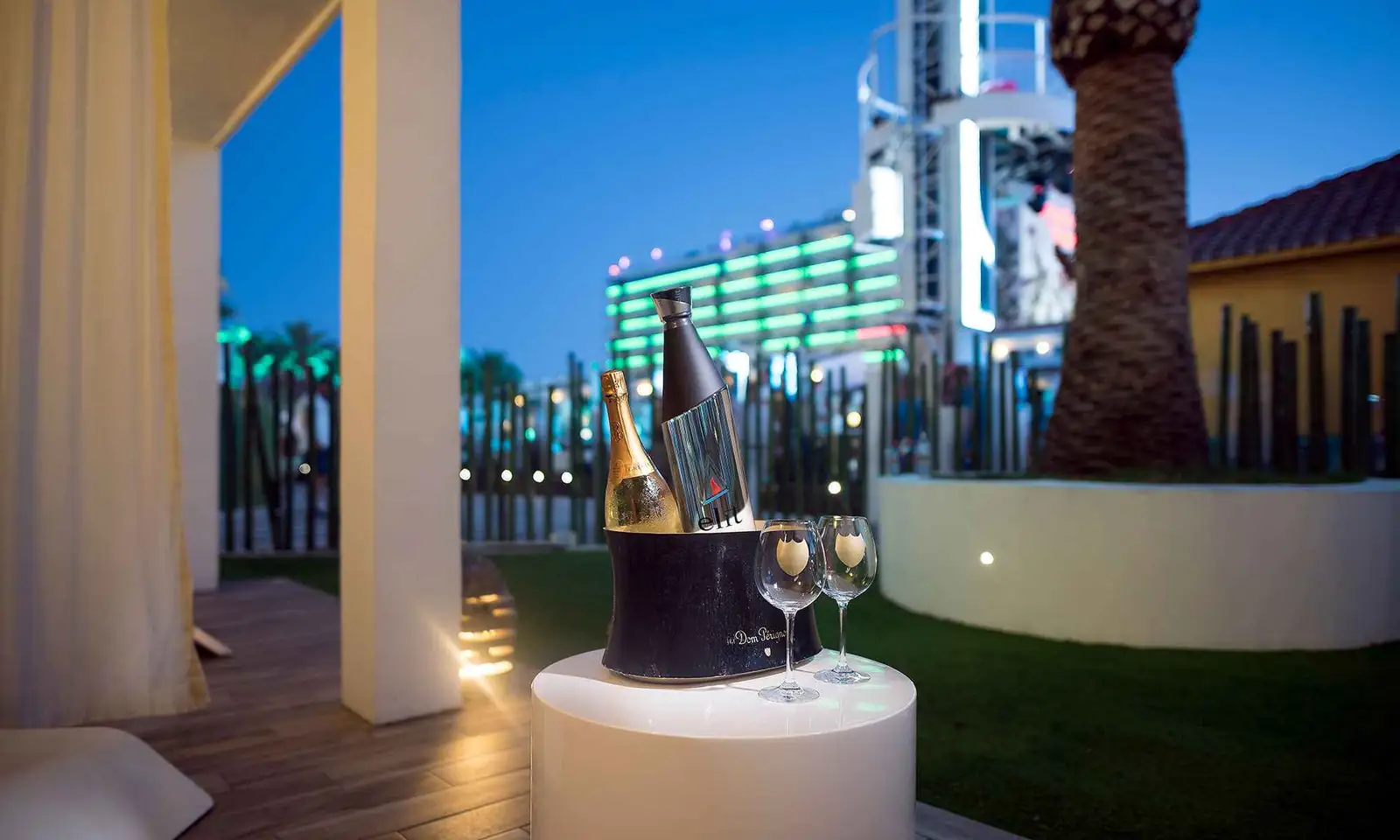 ushuaia-ibiza-beach-hotel-party-all-night-long5