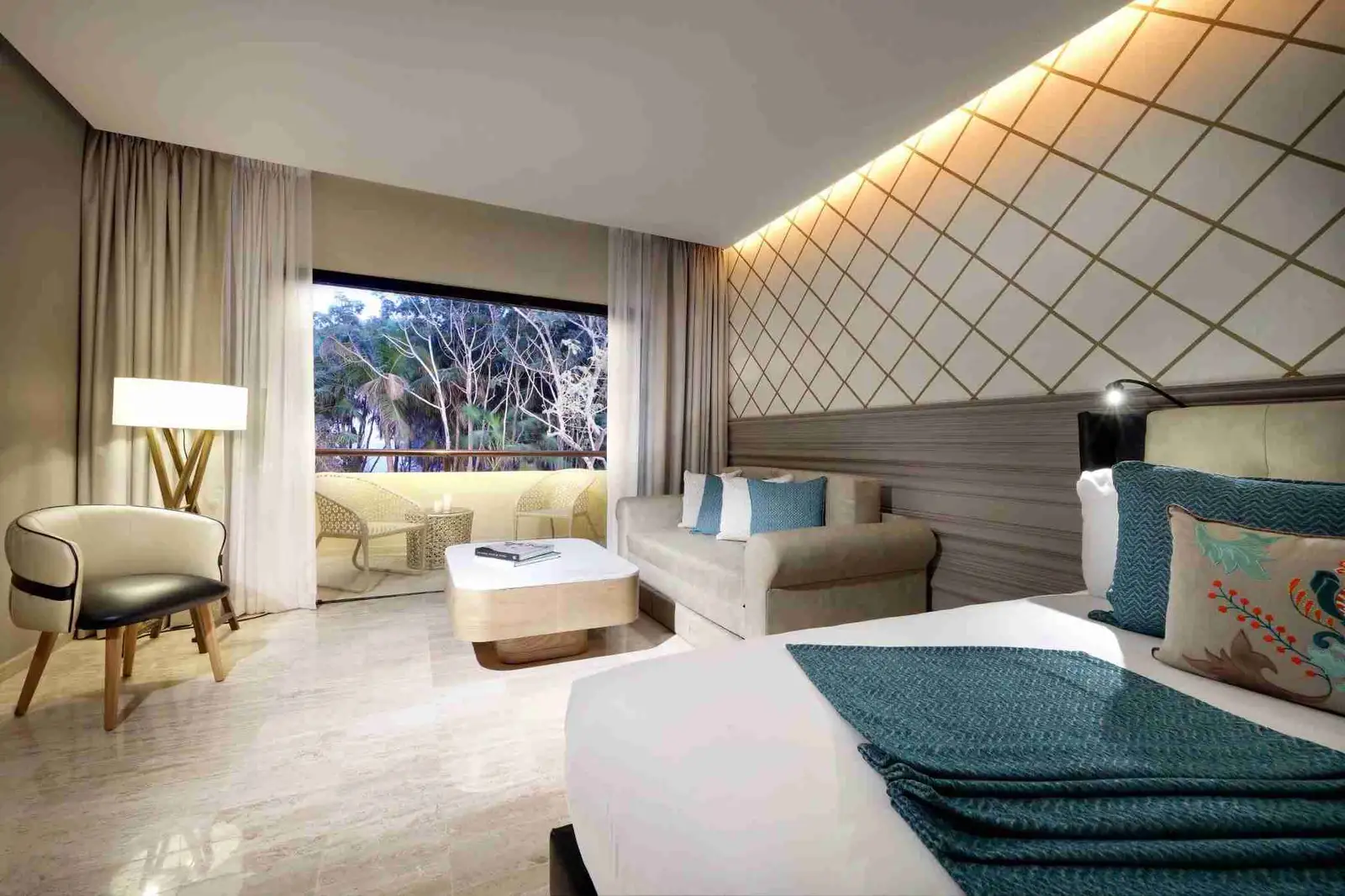 TRS-YUCATAN-Hotel-Junior-Suite-Poolside-Ocean-View9