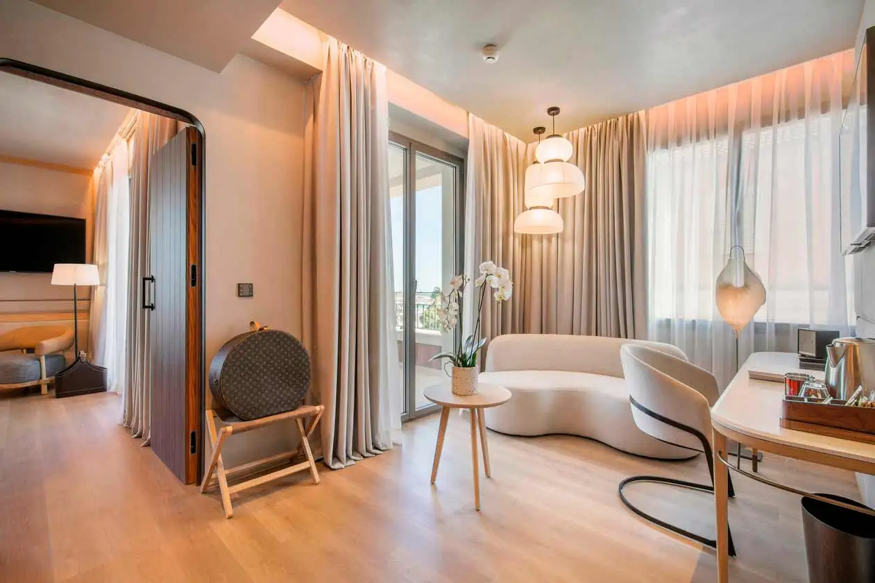 only-you-malaga-junior-suite-terrace-marina-4