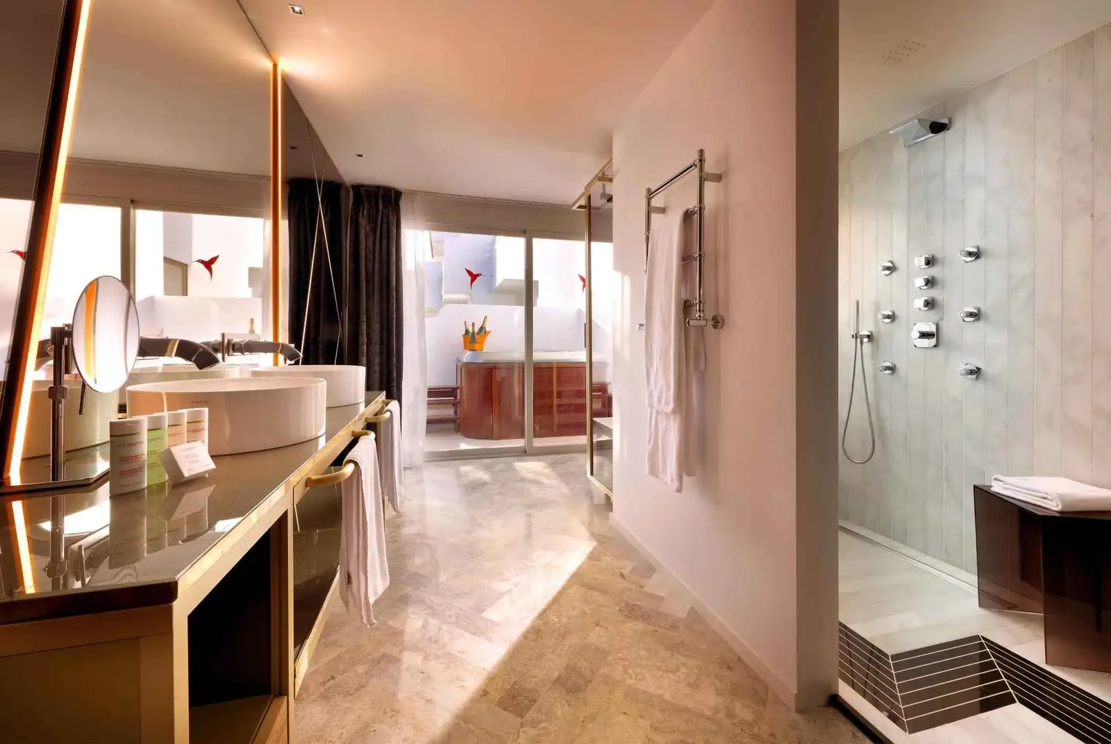 ushuaia-beach-hotel-ibiza-ay-caramba-suite-2