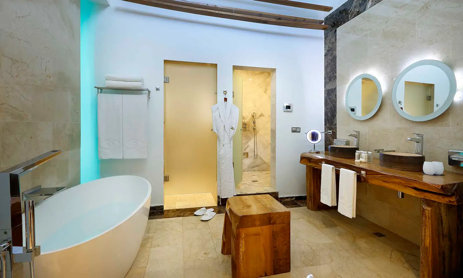 GP-BAVARO-SUITES-SIGNATURE-SUITE-PANORAMIC-OCEAN-VIEW-1967_MG_1789