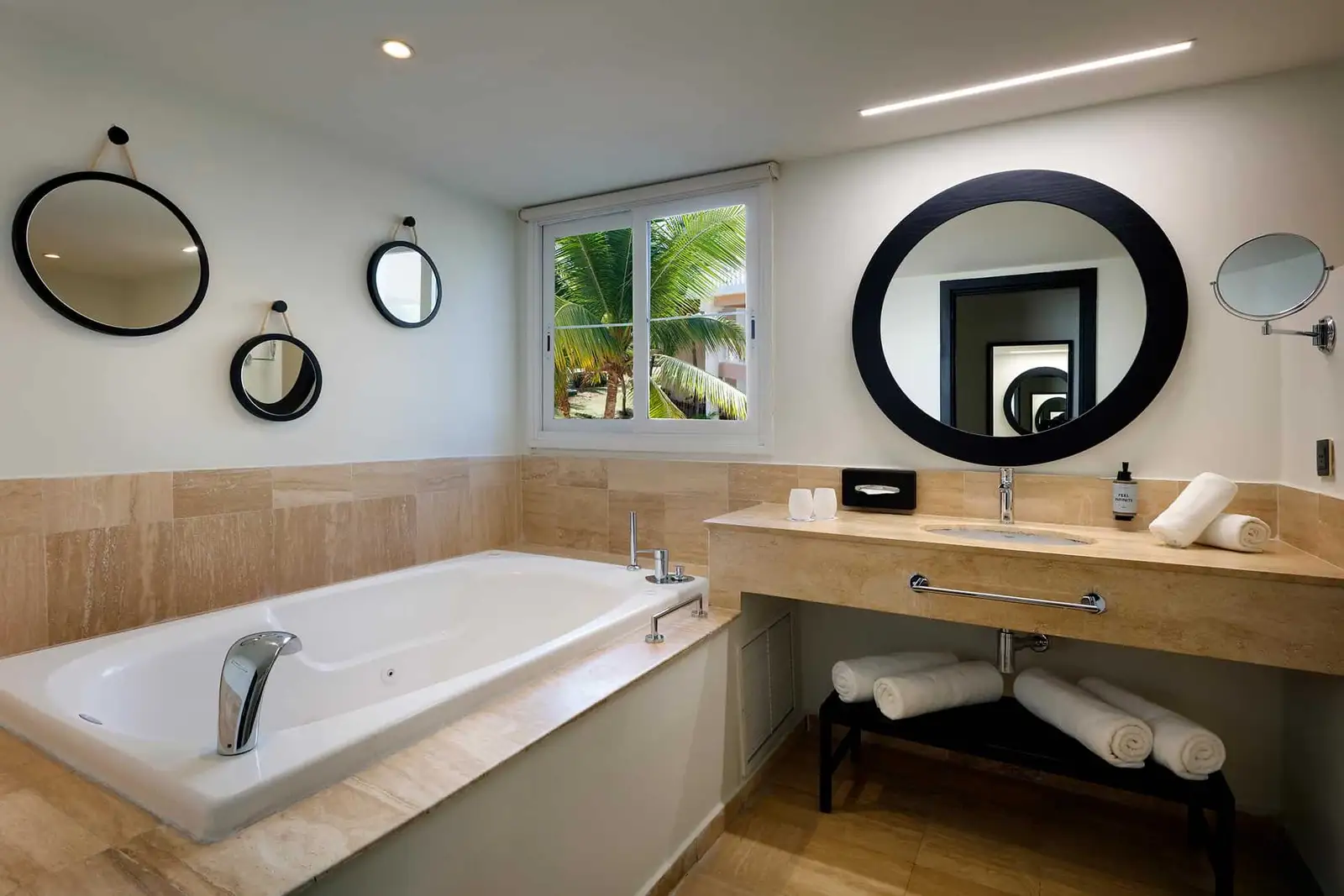 05-GP-JAMAICA-SUITE-GARDEN-VIEW