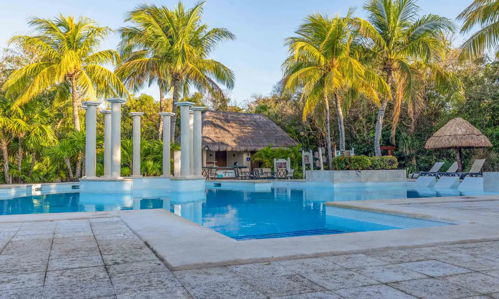 Grand Palladium Riviera Maya Bar El Secreto Piscina