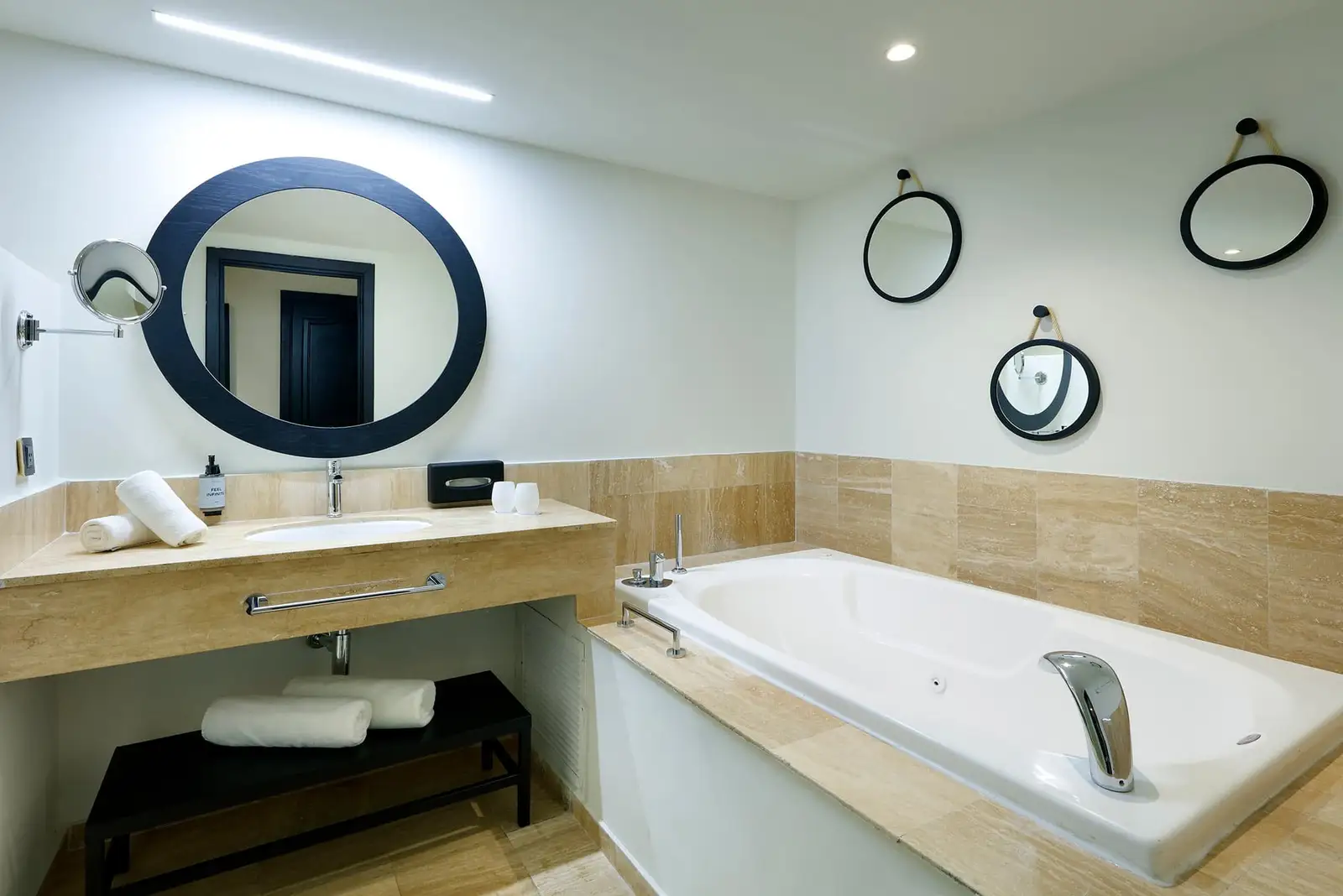 06-GP-JAMAICA-SUPERIOR-JS-PRIVATE-POOL-BEACHSIDE