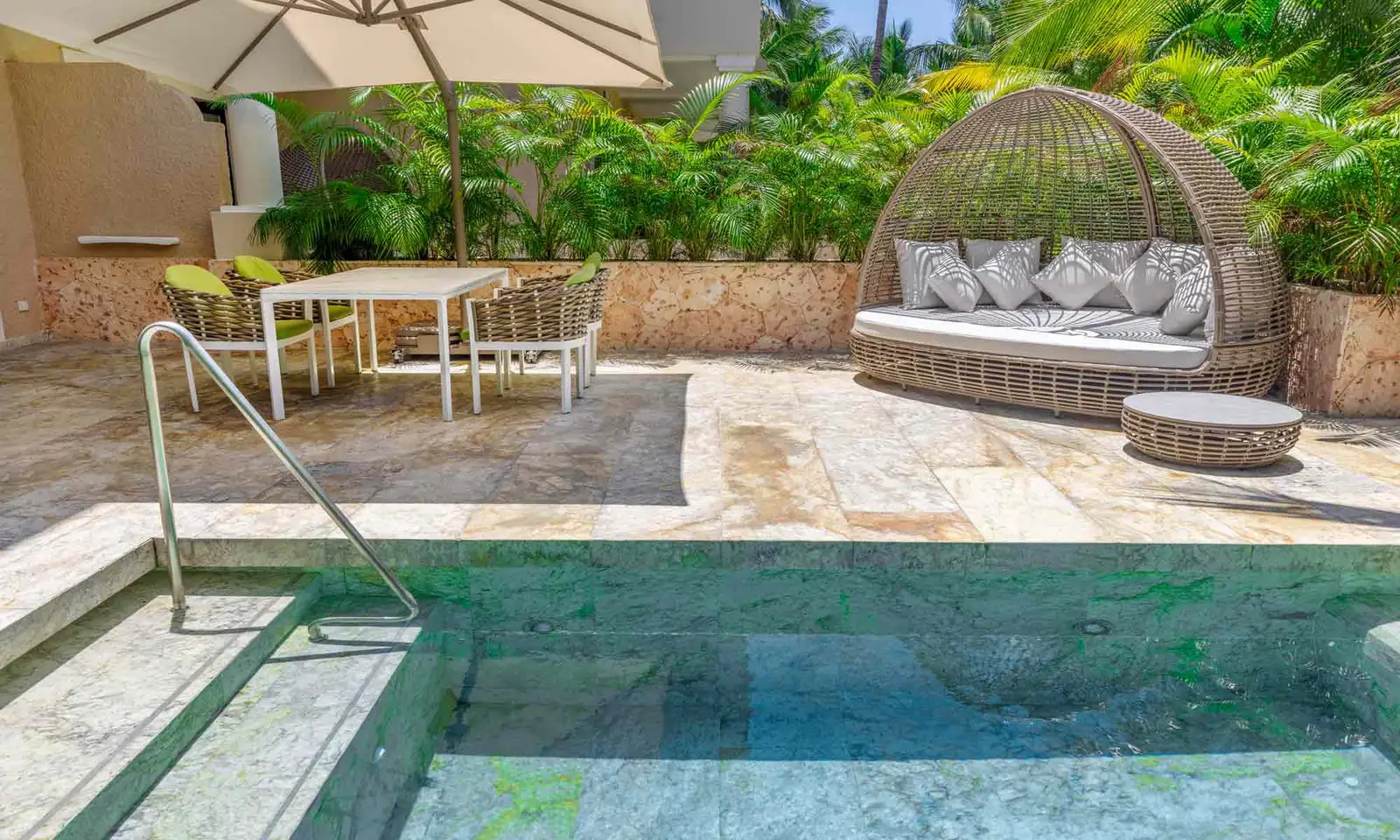TRS-YUCATAN-HOTEL-Suite-Private-Pool-Poolside5