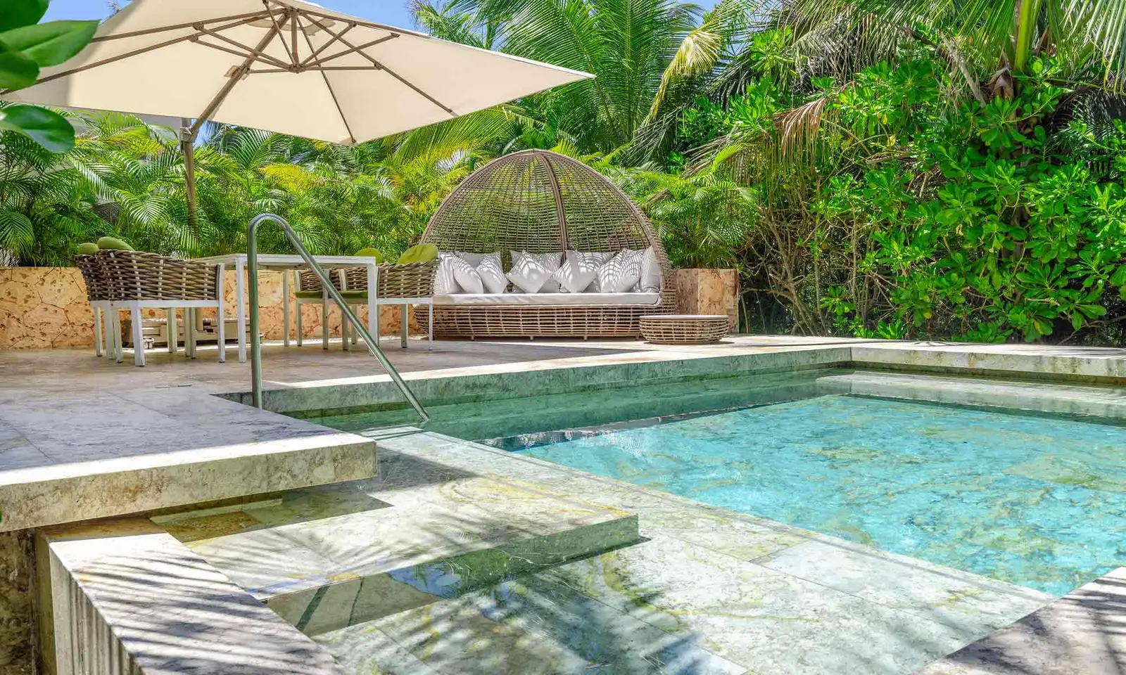 TRS-YUCATAN-HOTEL-Suite-Private-Pool-Poolside