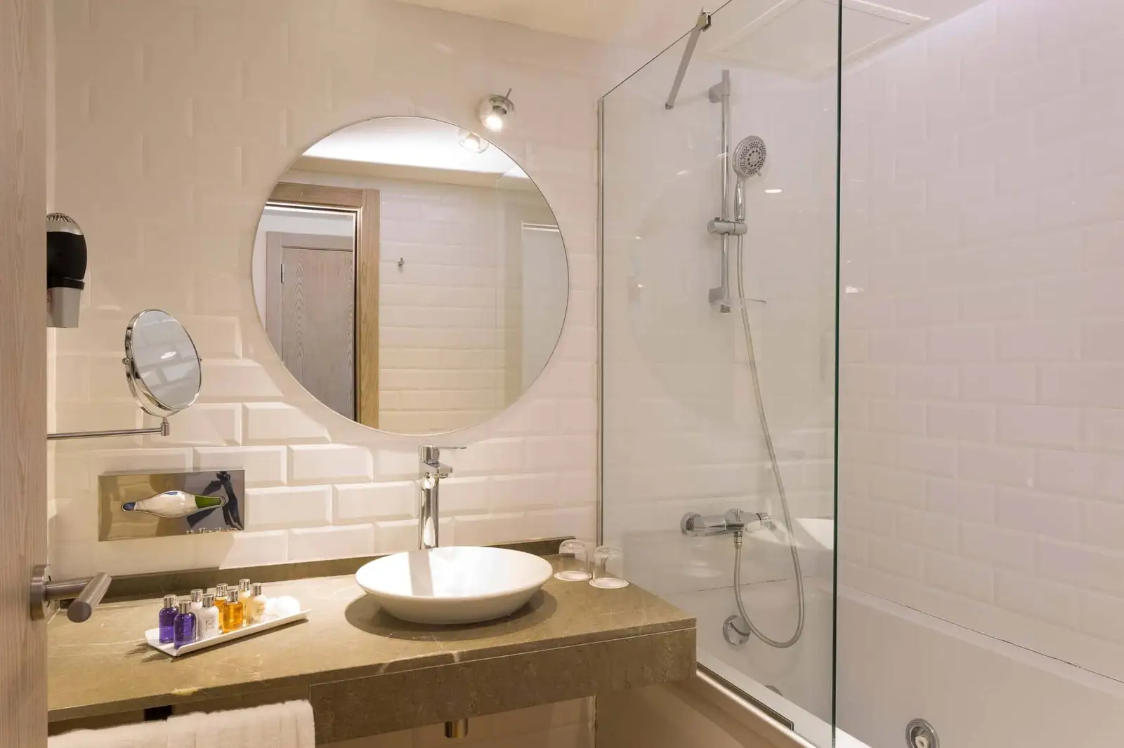 Grand-Palladium-White-Island-connecting-family-superior3