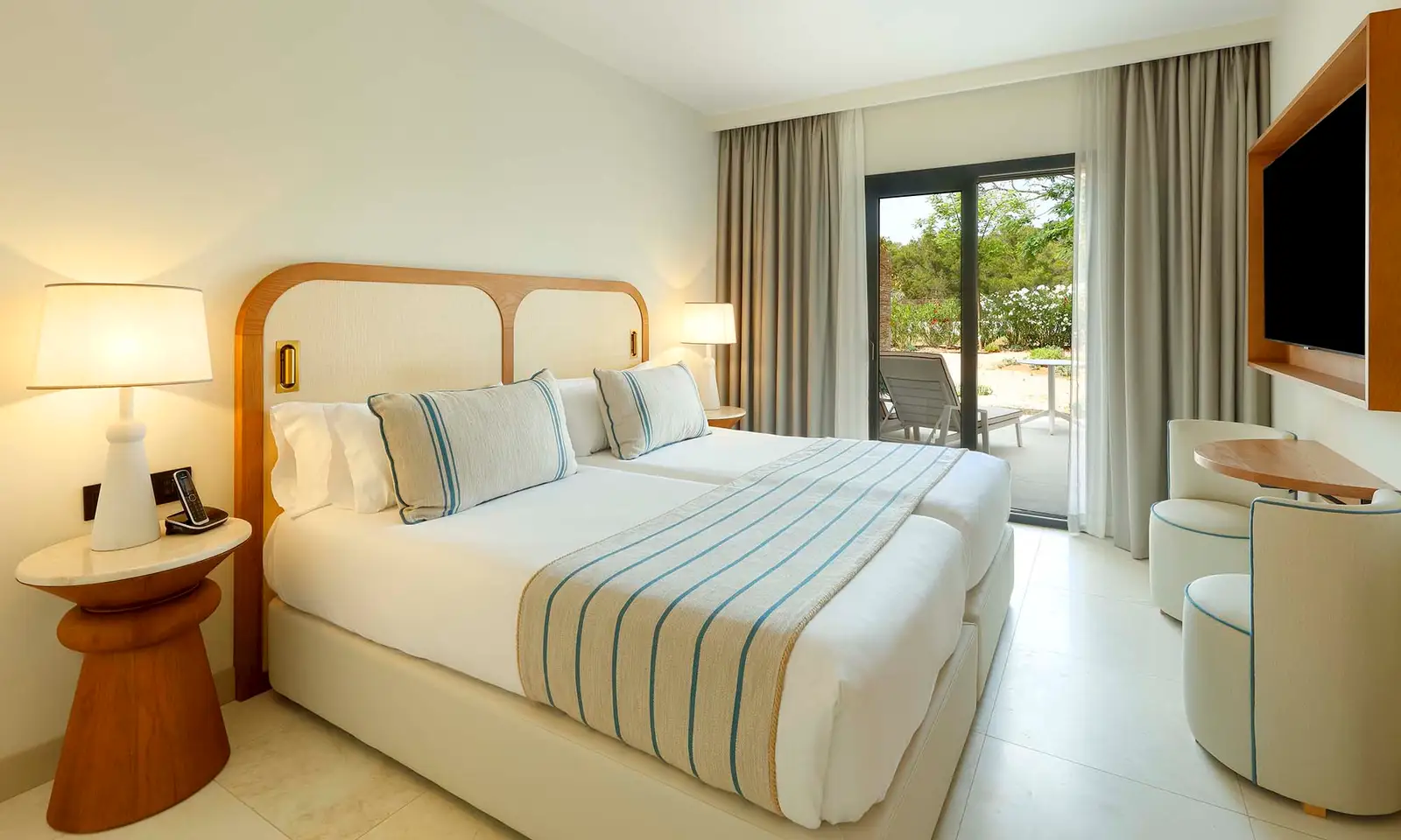 Signature-Level-TRS-Ibiza-Signature-Level-Deluxe2