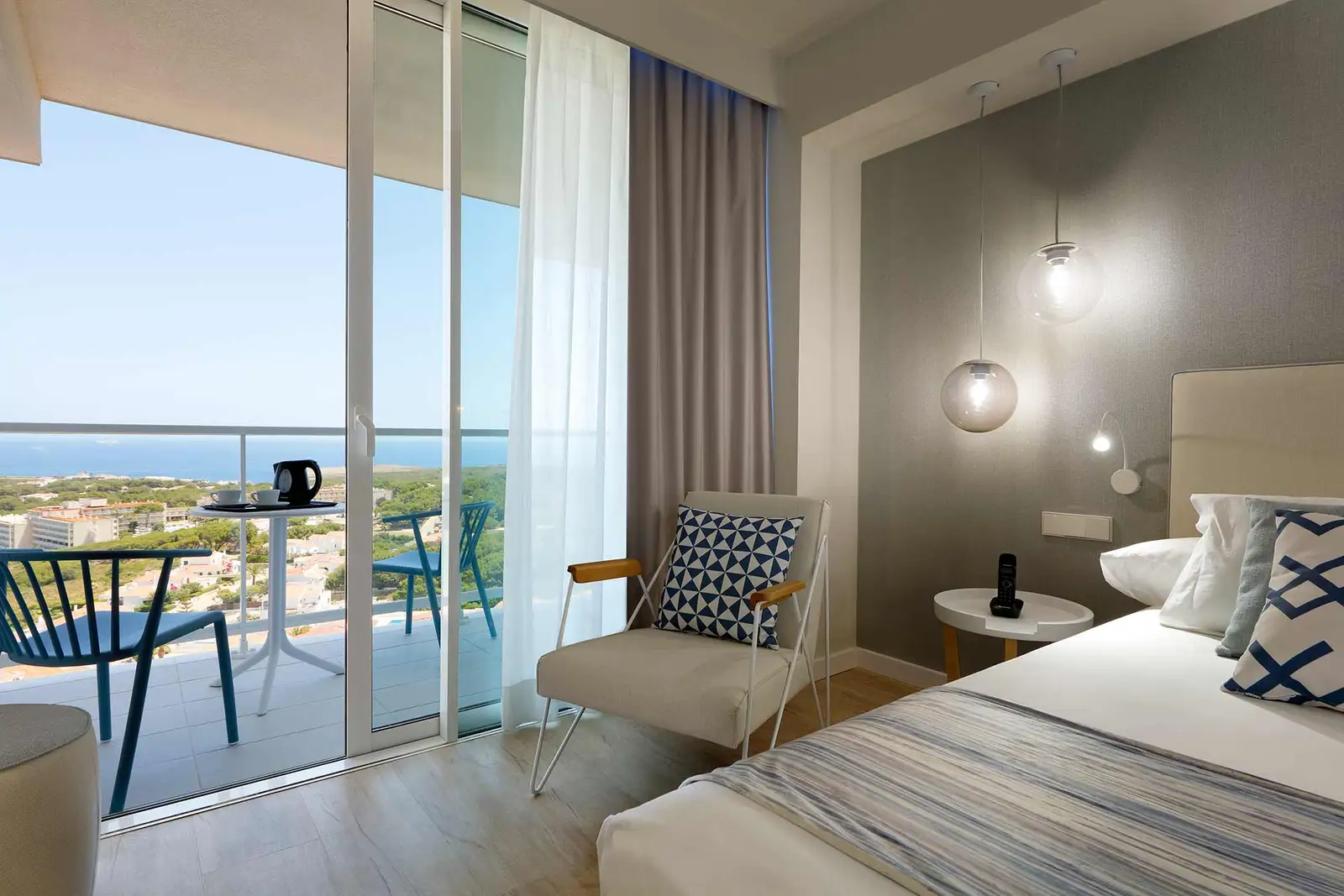 PALLADIUM-HOTEL-MENORCA-Vista Suite y Terraza