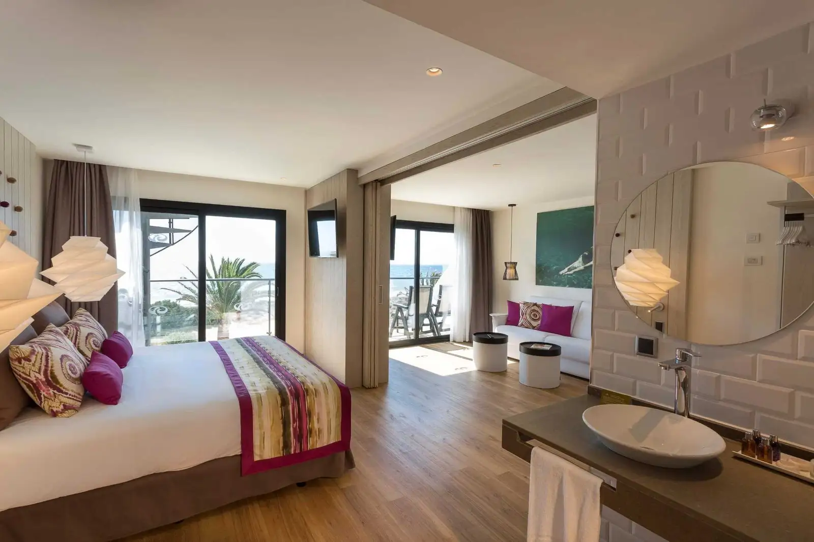 grand-palladium-white-island-master-suite5