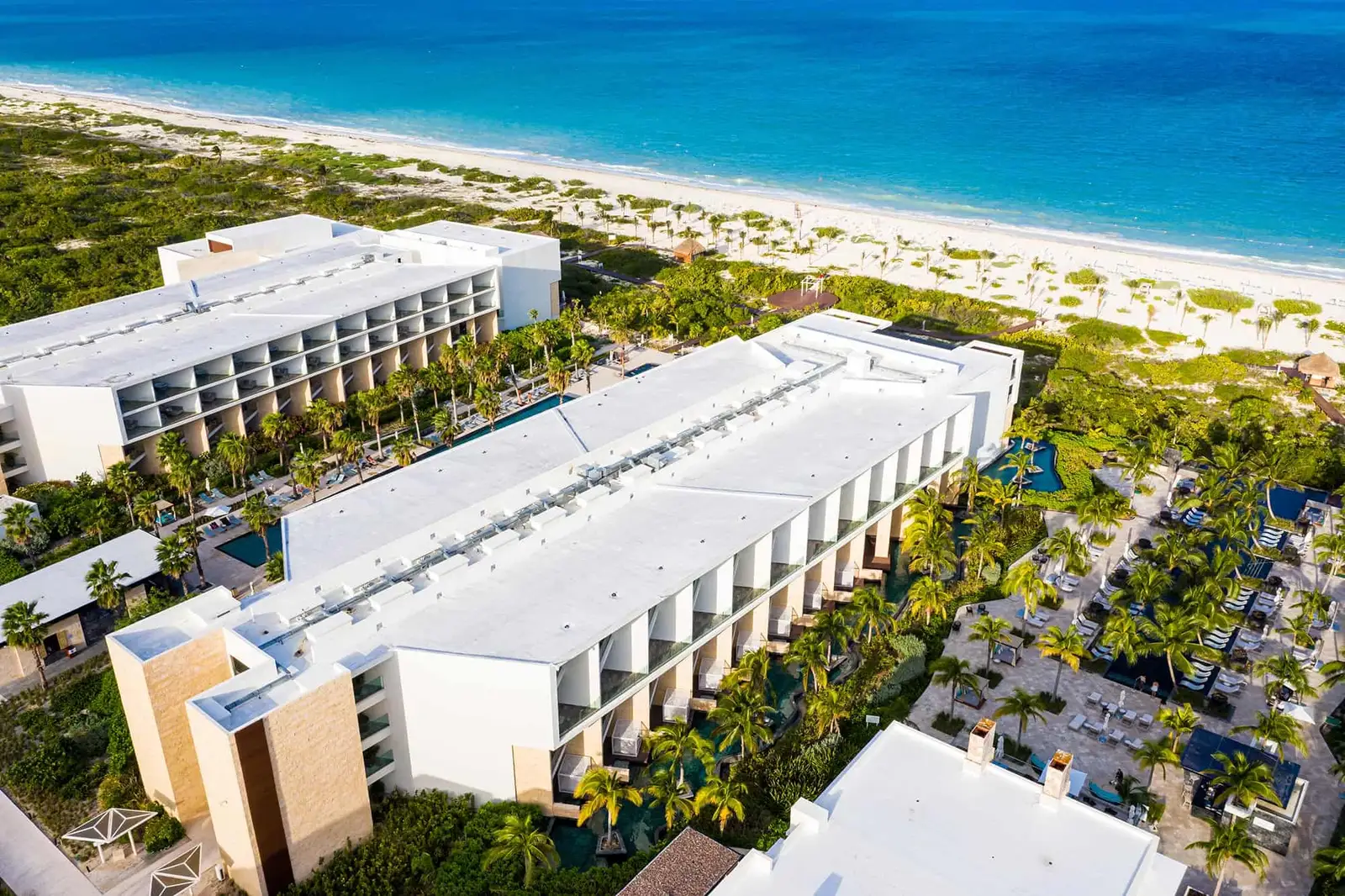 GP-Costa-Mujeres-Junior-Suite-swim-up-beachfront-vista2