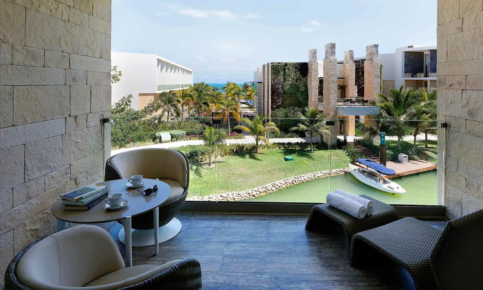 Grand-Palladium-Costa-Mujeres-junior-suite-garden-lagoon-suite