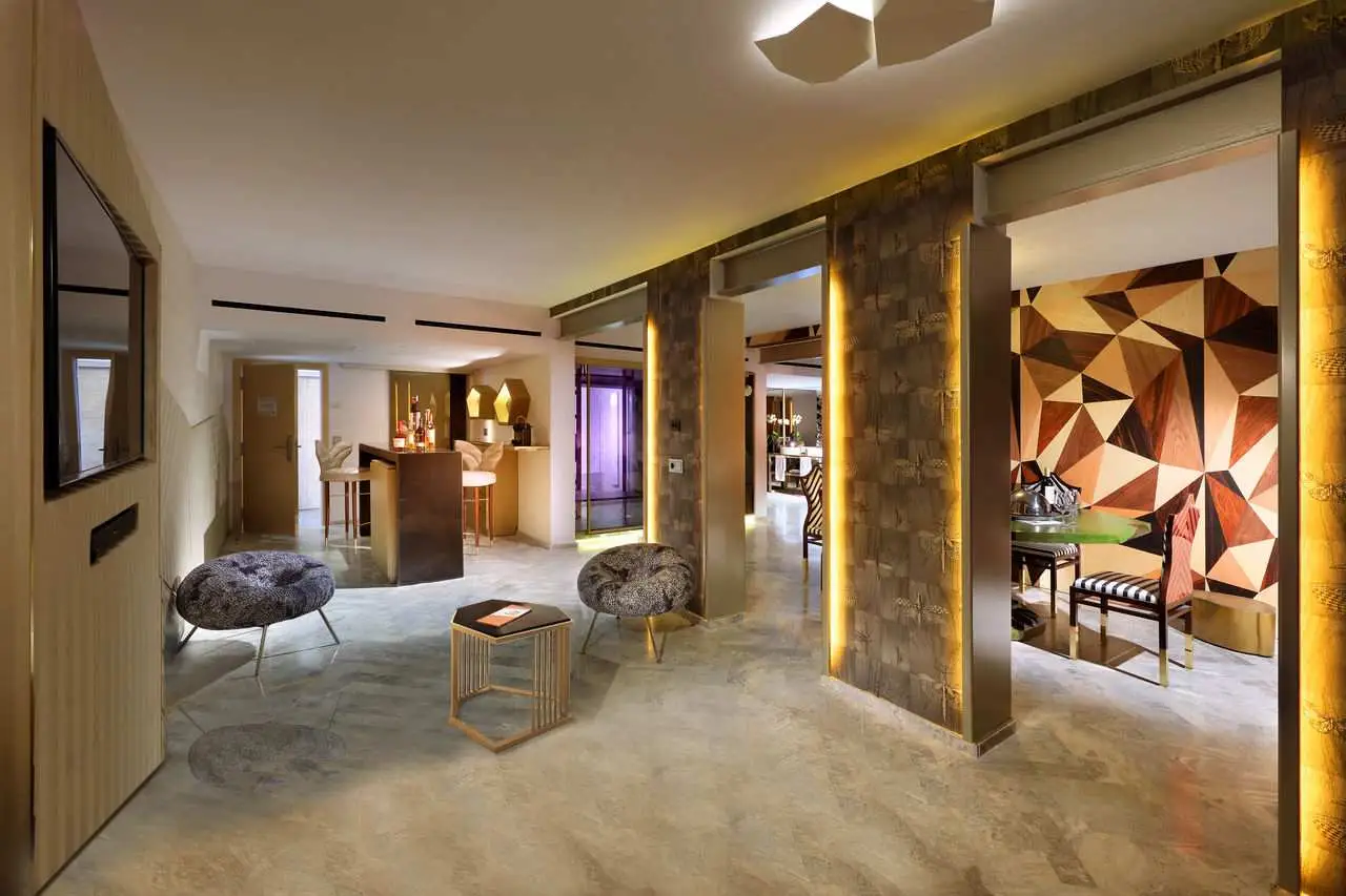 Ushuaia-Ibiza-Beach-Hotel-Oh-my-god-suite-3